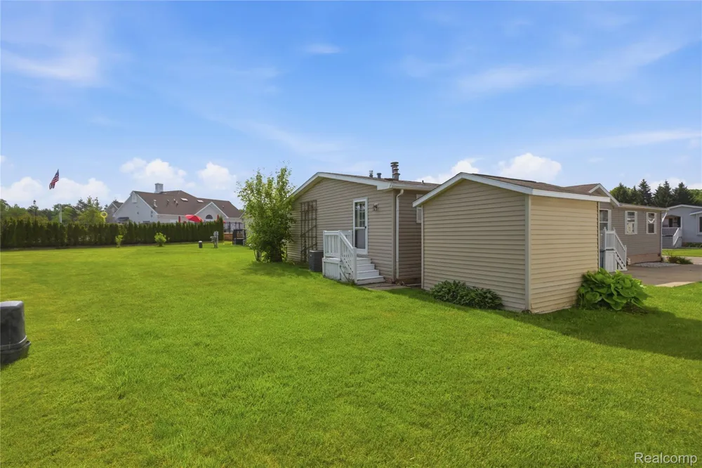 9857 Rembrandt Way Fenton City, MI 48430