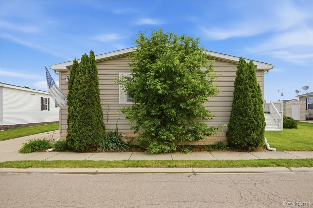 9857 Rembrandt Way Fenton City, MI 48430