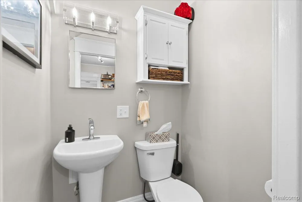 726 W Willow Street Lansing City, MI 48906
