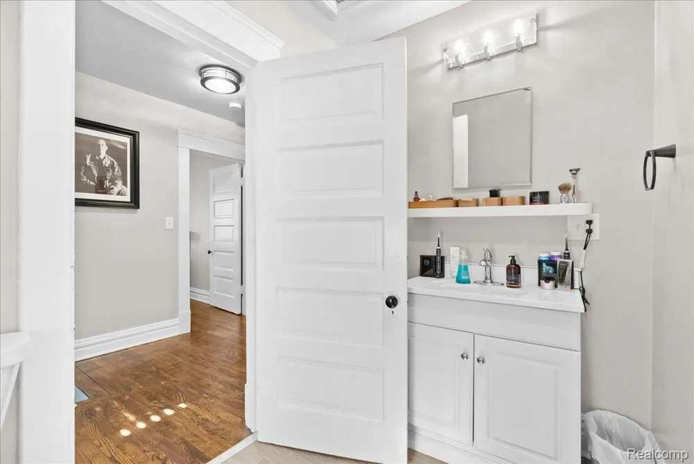 726 W Willow Street Lansing City, MI 48906