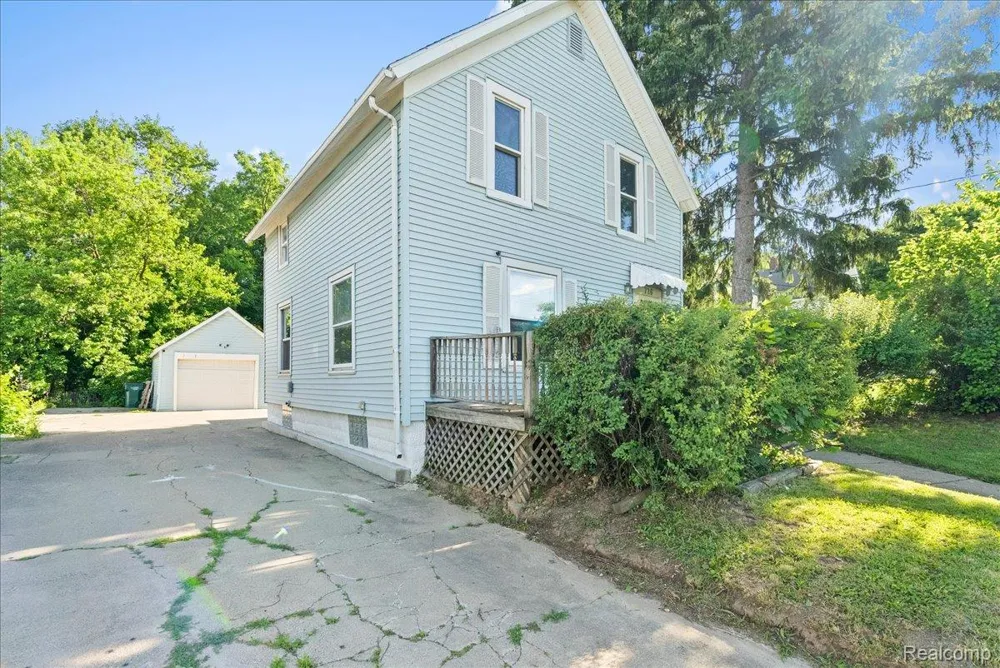 726 W Willow Street Lansing City, MI 48906