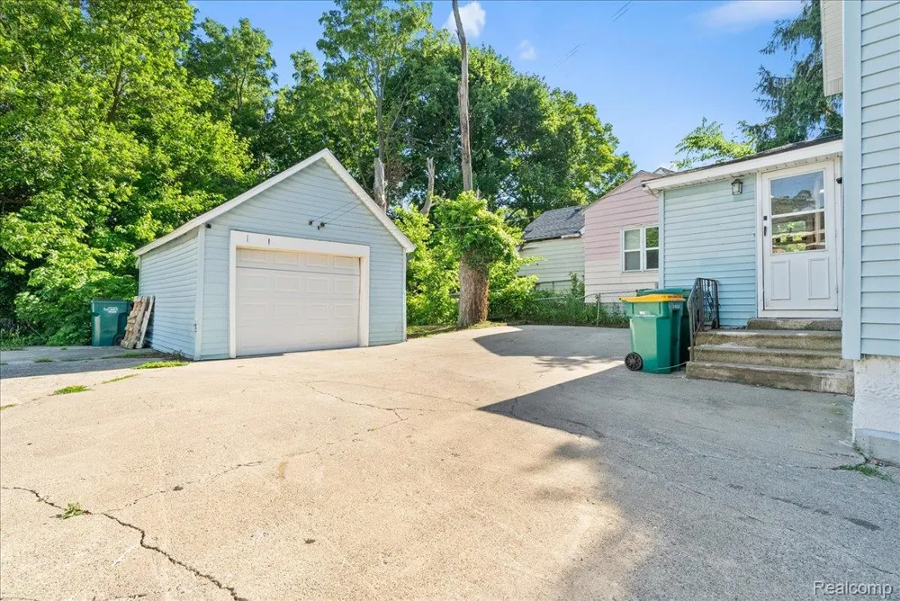 726 W Willow Street Lansing City, MI 48906