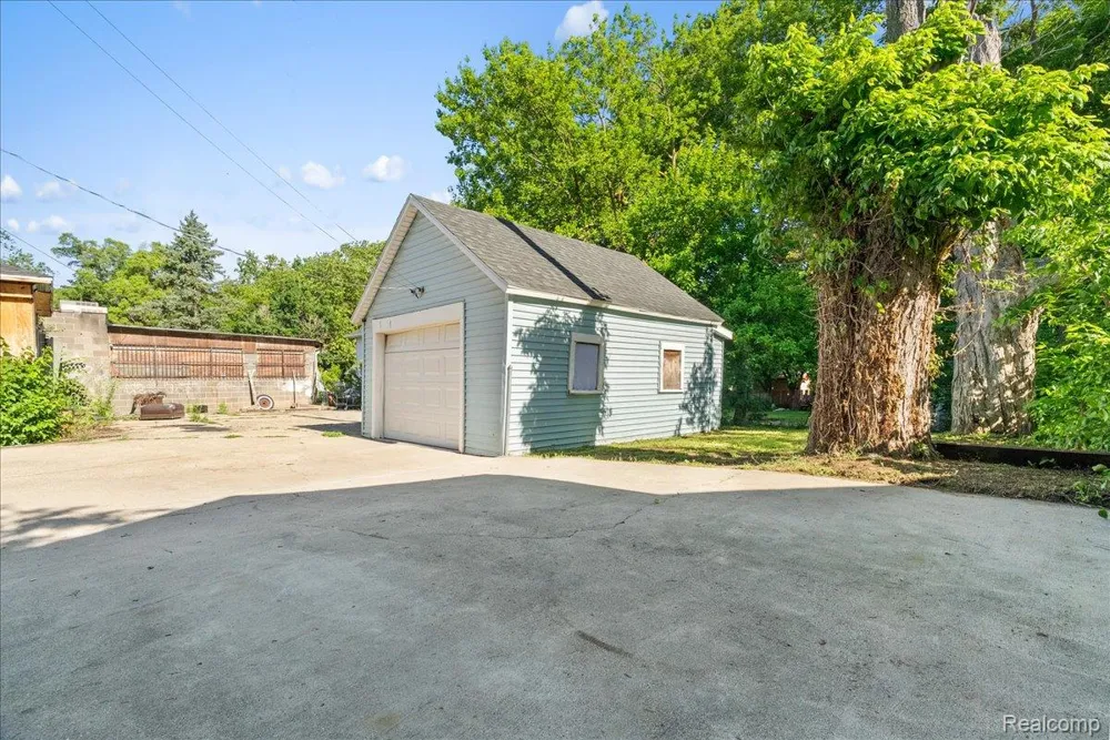 726 W Willow Street Lansing City, MI 48906