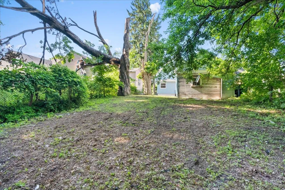 726 W Willow Street Lansing City, MI 48906