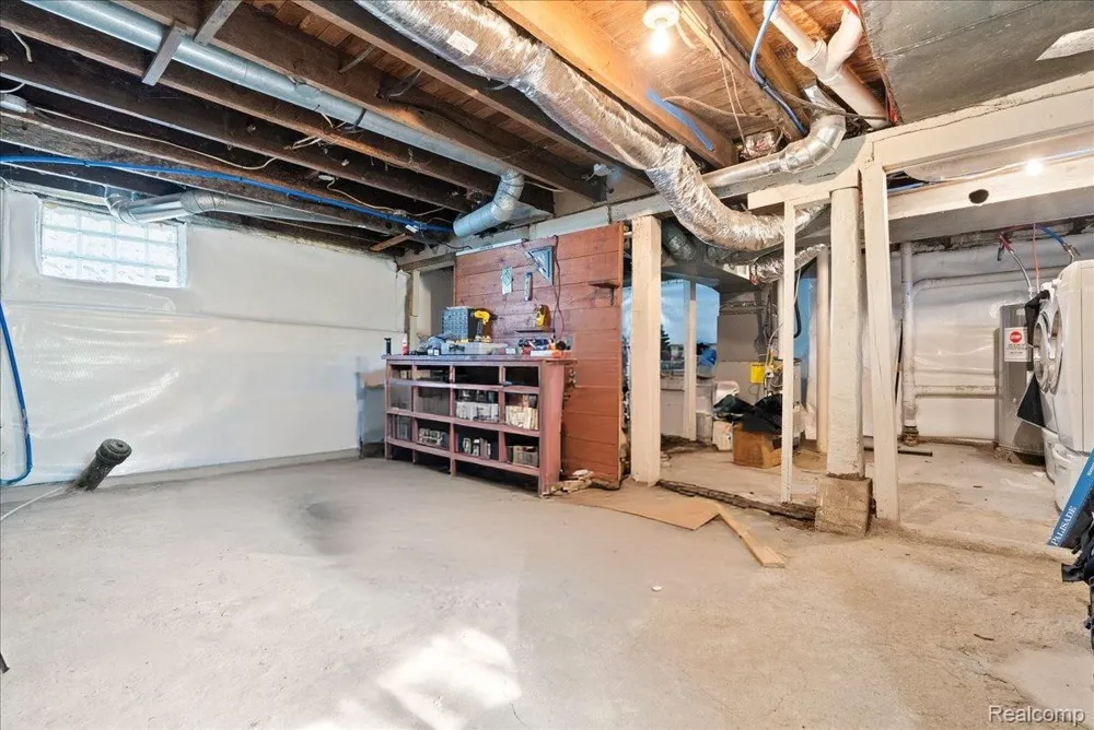 726 W Willow Street Lansing City, MI 48906