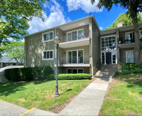 1111 Old Woodward Avenue #1
