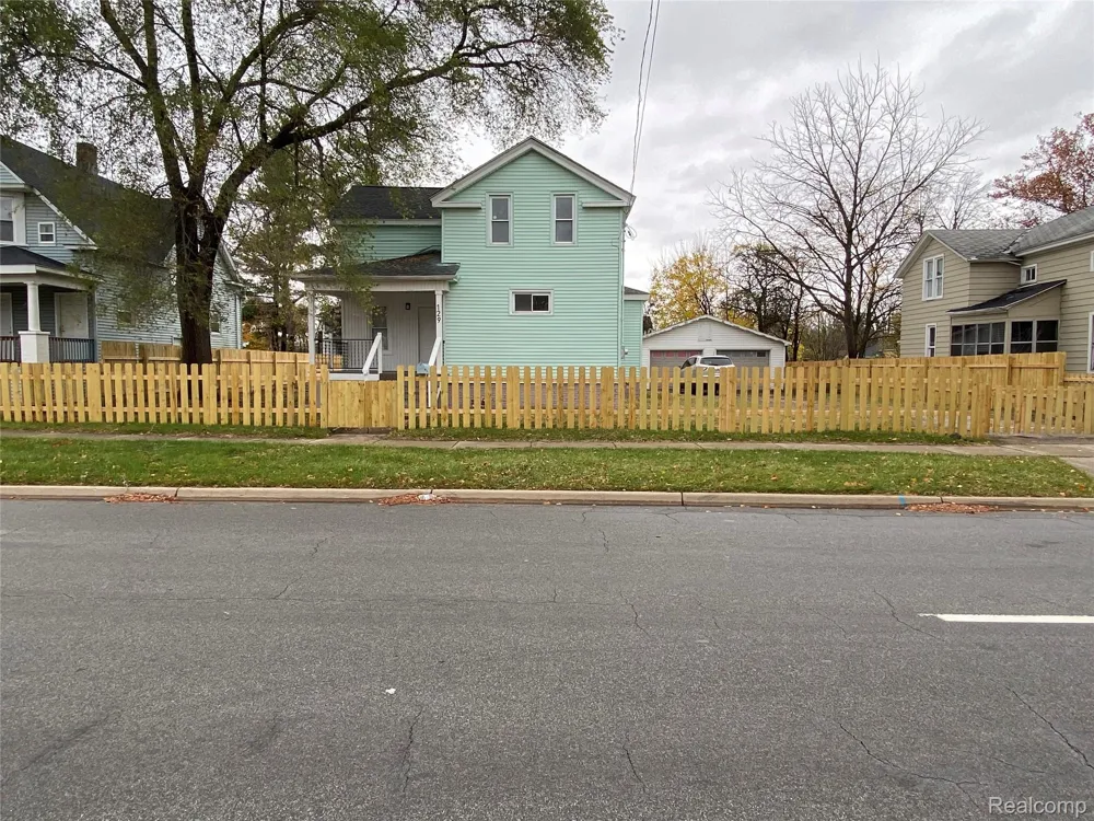 129 Mason Street Saginaw City, MI 48602