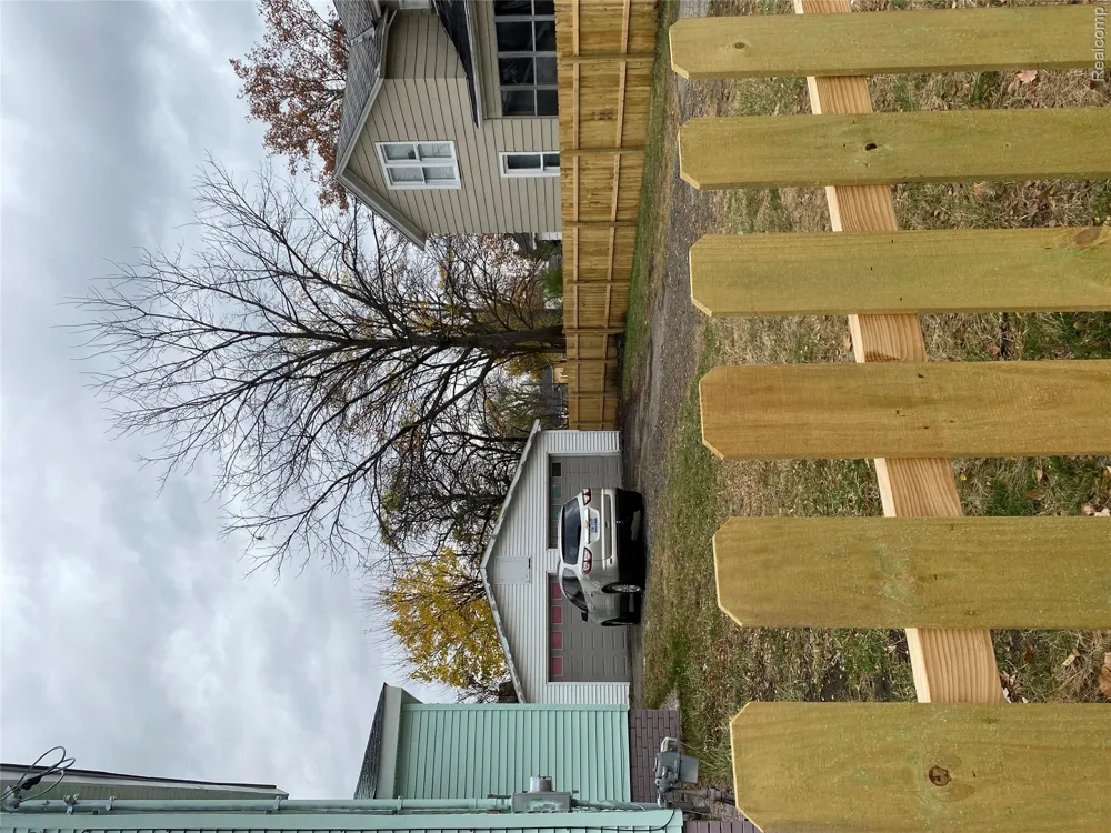129 Mason Street Saginaw City, MI 48602