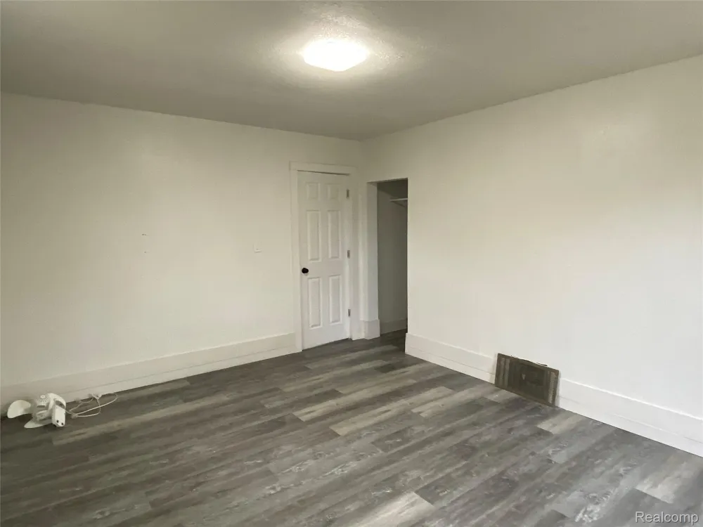 129 Mason Street Saginaw City, MI 48602