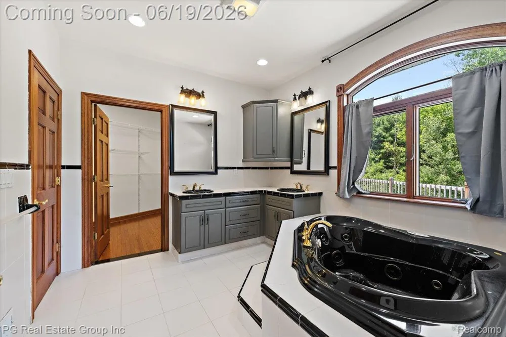 2848 E Mill Creek Road St Clair Township, MI 48079