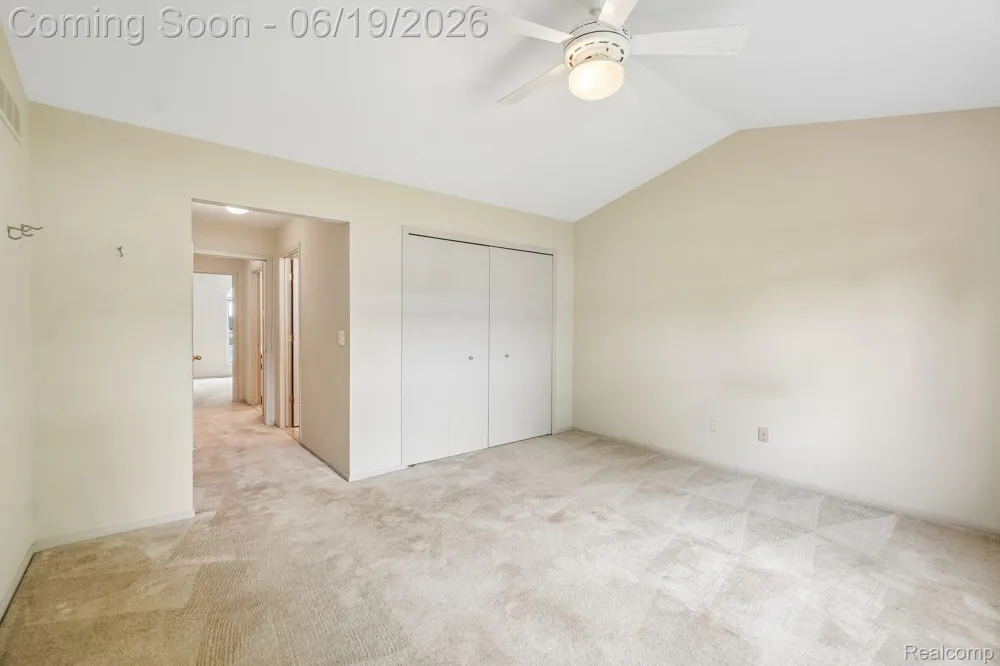 2053 Maplehurst Drive Commerce Charter Township, MI 48390