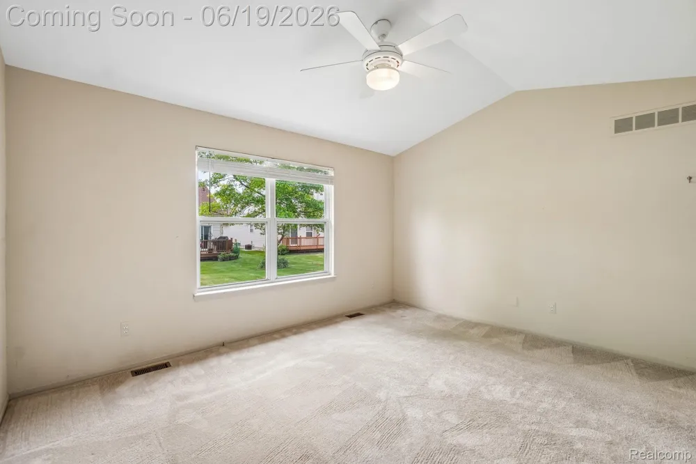 2053 Maplehurst Drive Commerce Charter Township, MI 48390
