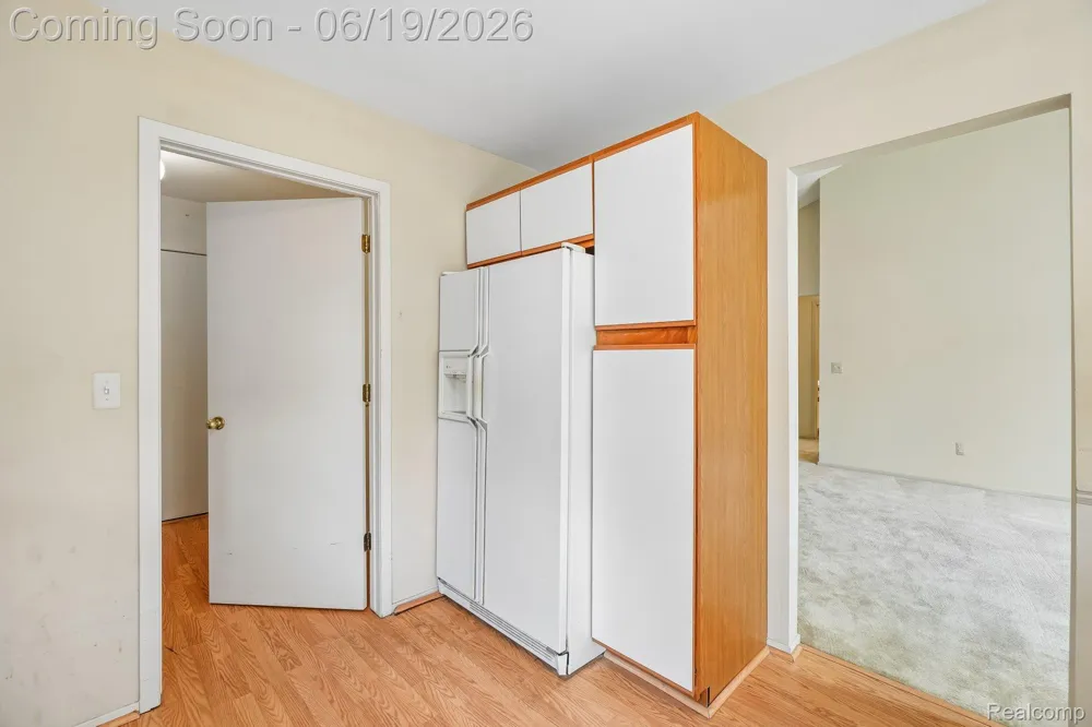2053 Maplehurst Drive Commerce Charter Township, MI 48390