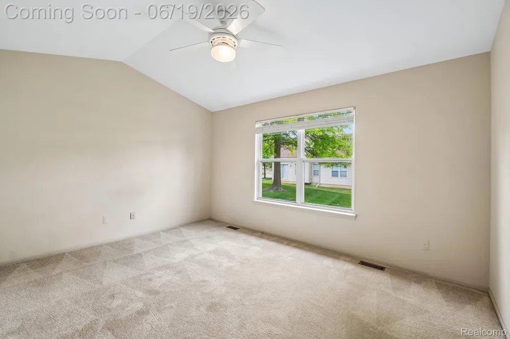 2053 Maplehurst Drive Commerce Charter Township, MI 48390
