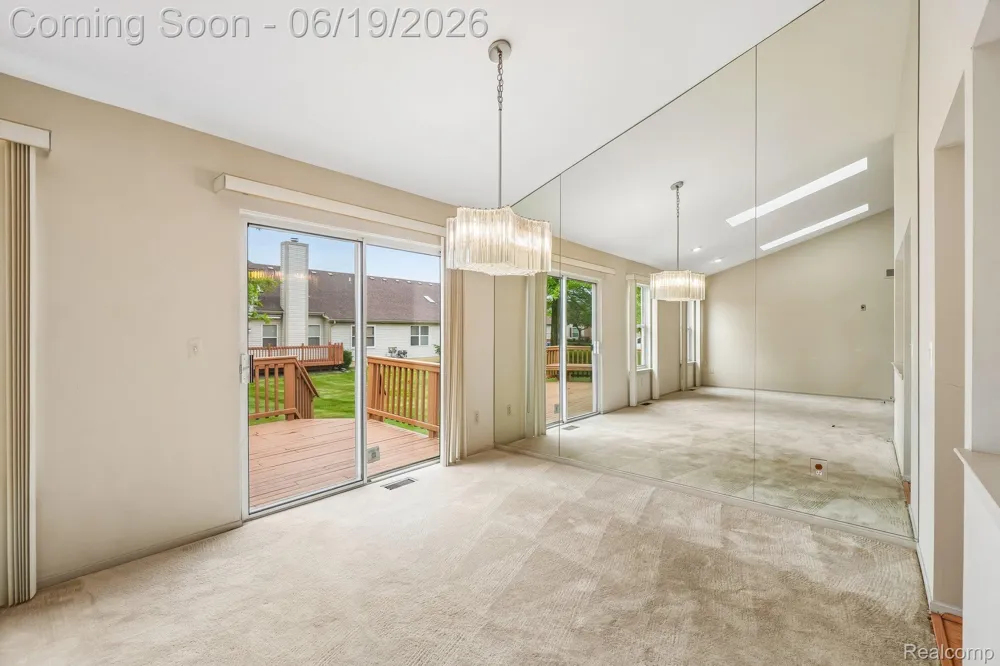 2053 Maplehurst Drive Commerce Charter Township, MI 48390