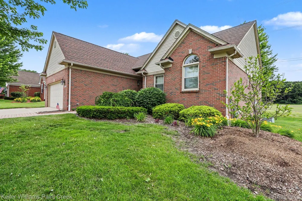 8183 Prestwick Lane Washington Township, MI 48095