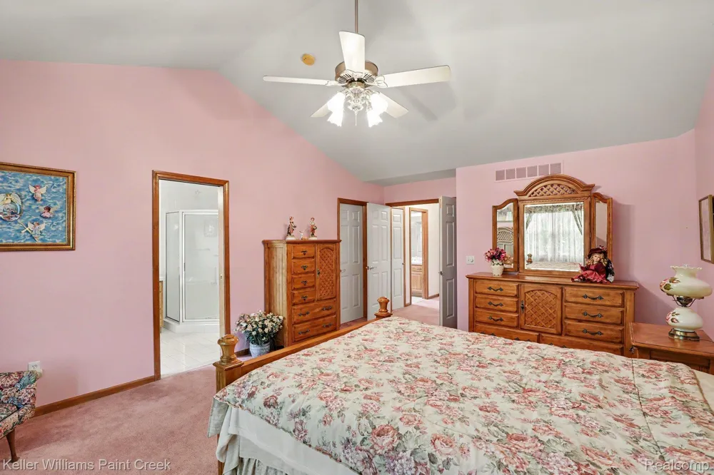 8183 Prestwick Lane Washington Township, MI 48095