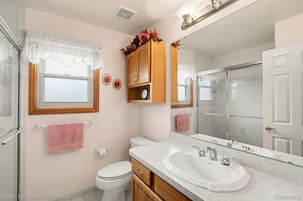 8183 Prestwick Lane Washington Township, MI 48095