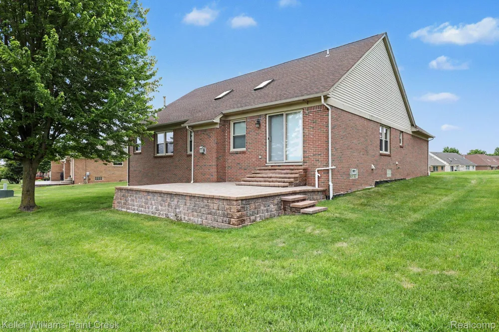 8183 Prestwick Lane Washington Township, MI 48095