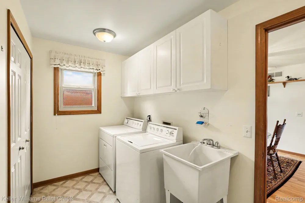 8183 Prestwick Lane Washington Township, MI 48095