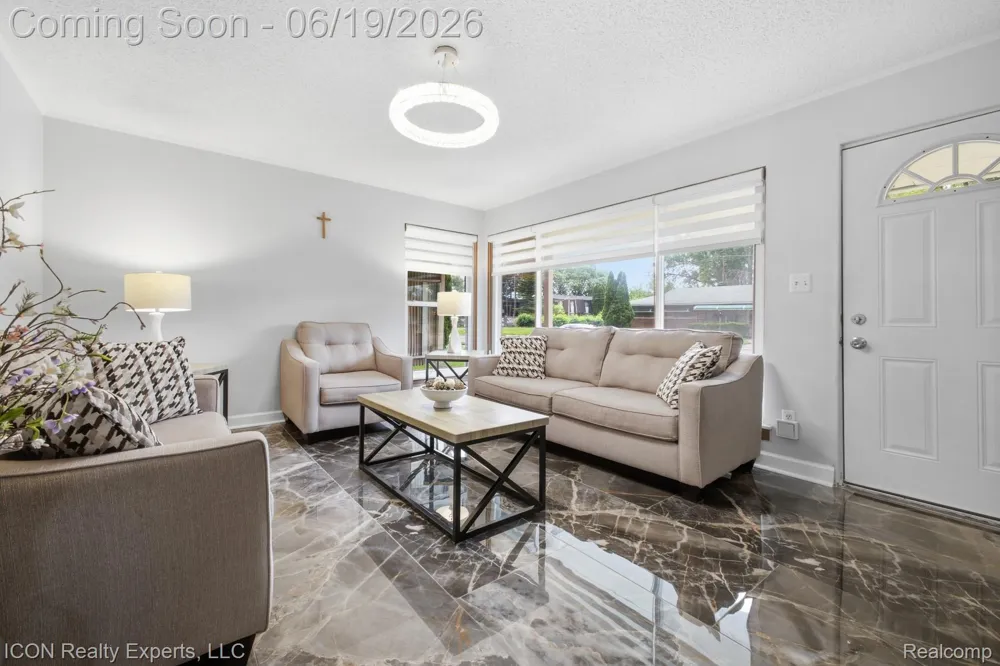 22020 Jerome Street Oak Park City, MI 48237