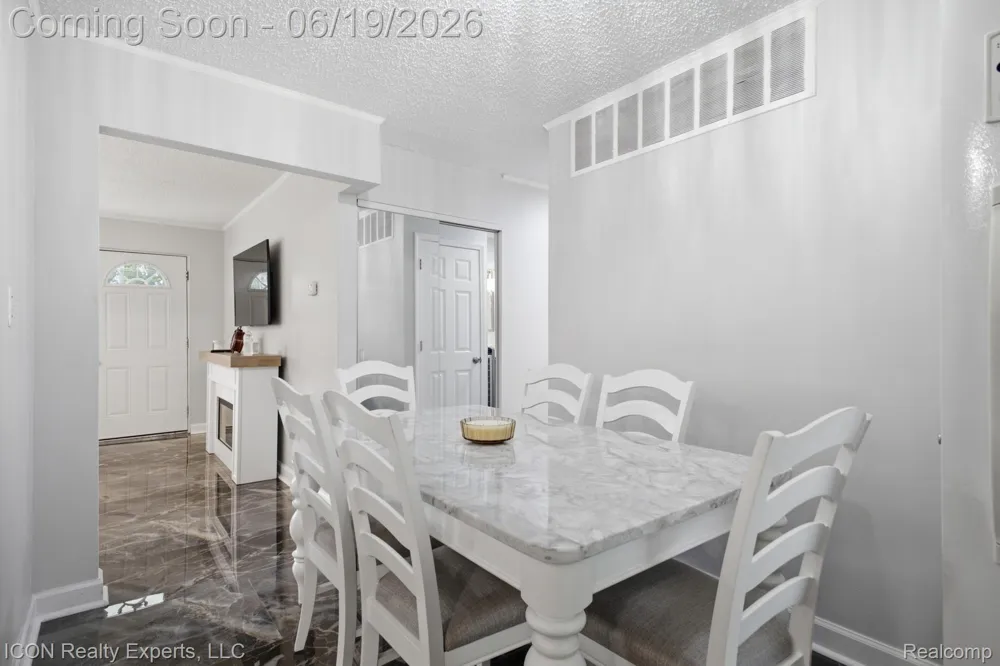 22020 Jerome Street Oak Park City, MI 48237