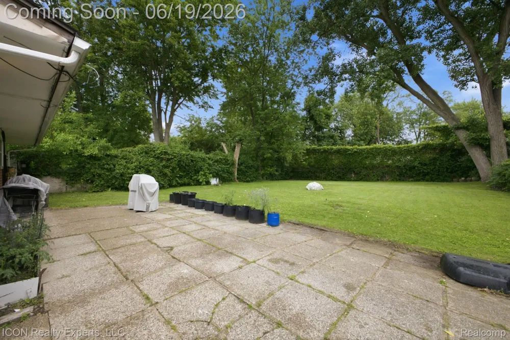 22020 Jerome Street Oak Park City, MI 48237