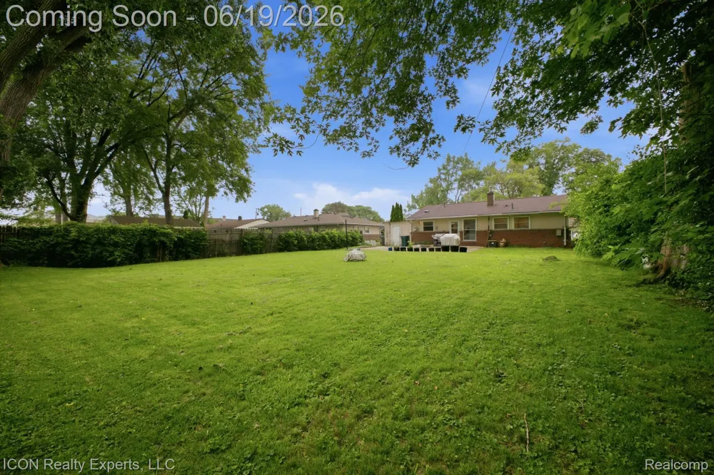 22020 Jerome Street Oak Park City, MI 48237