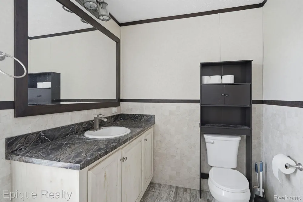 17107 Detroiter Springfield Charter Township, MI 48350