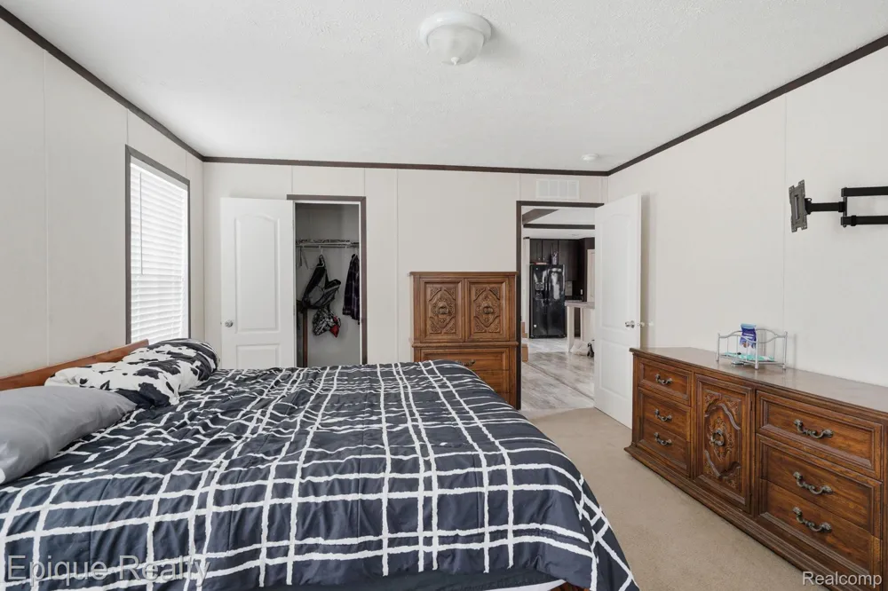 17107 Detroiter Springfield Charter Township, MI 48350