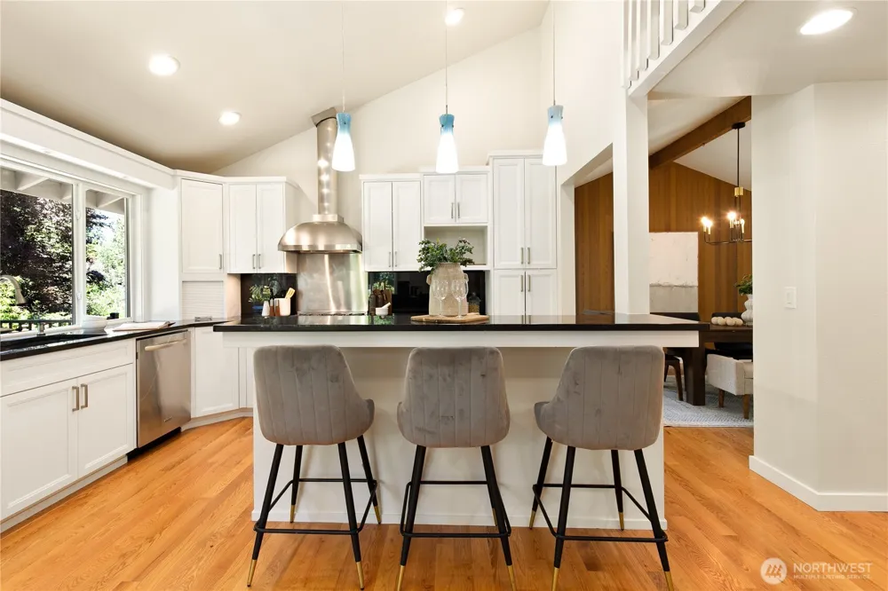 7235 87th Avenue SE Mercer Island, WA 98040