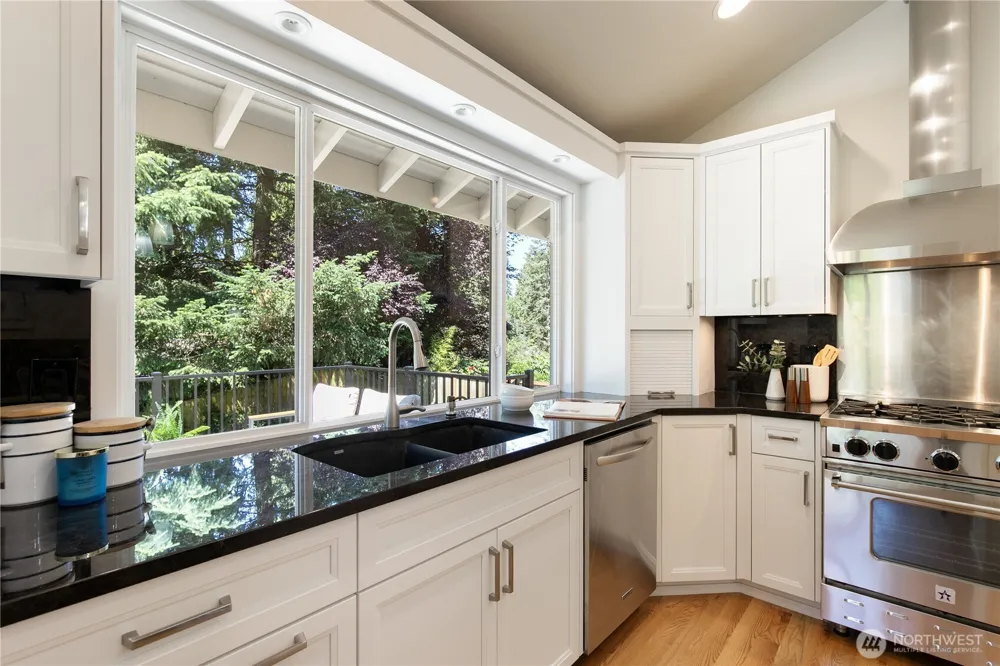 7235 87th Avenue SE Mercer Island, WA 98040
