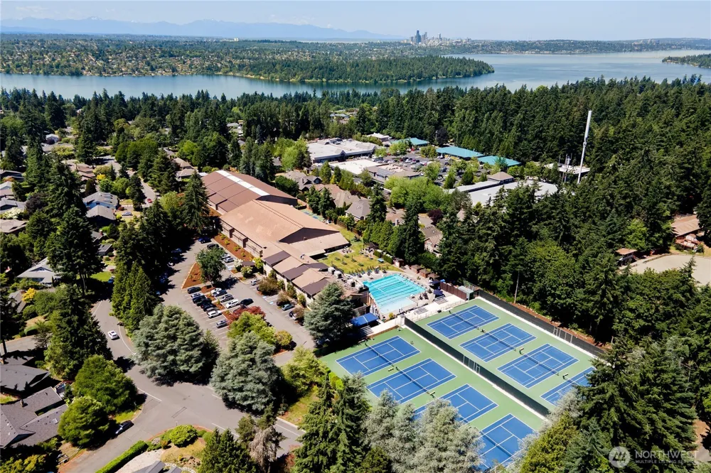 7235 87th Avenue SE Mercer Island, WA 98040