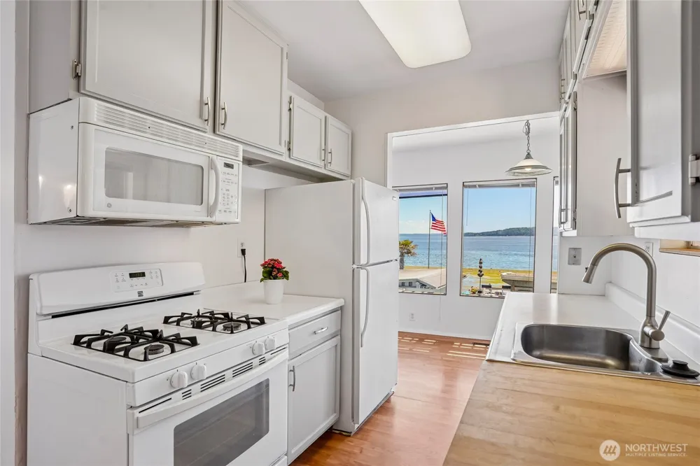 3134 SW 172nd Street Burien, WA 98166