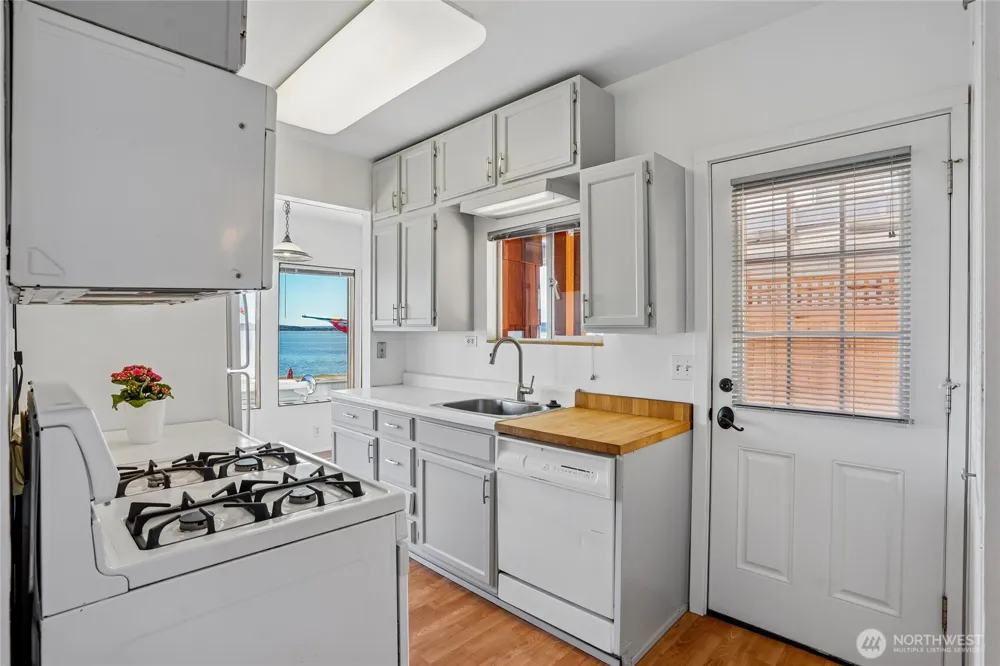 3134 SW 172nd Street Burien, WA 98166