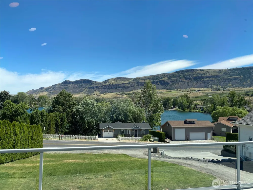 2961 Riviera Boulevard Malaga, WA 98828