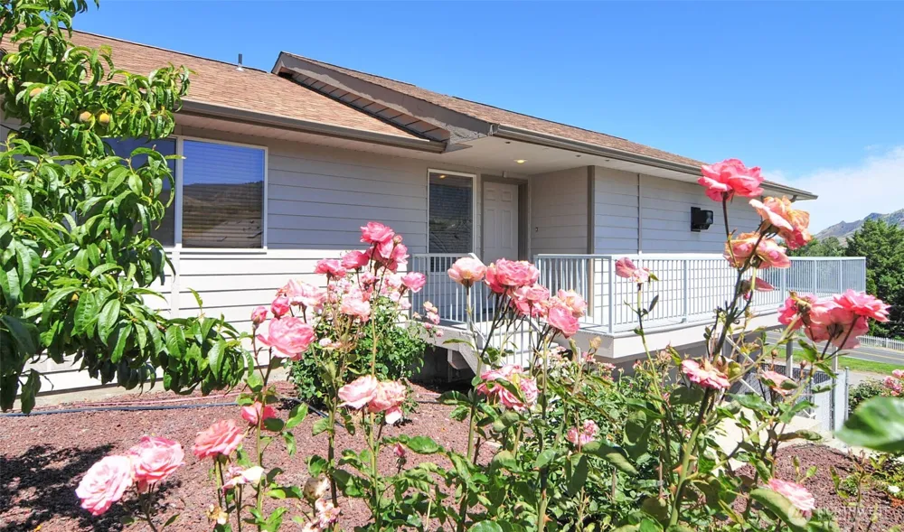 2961 Riviera Boulevard Malaga, WA 98828