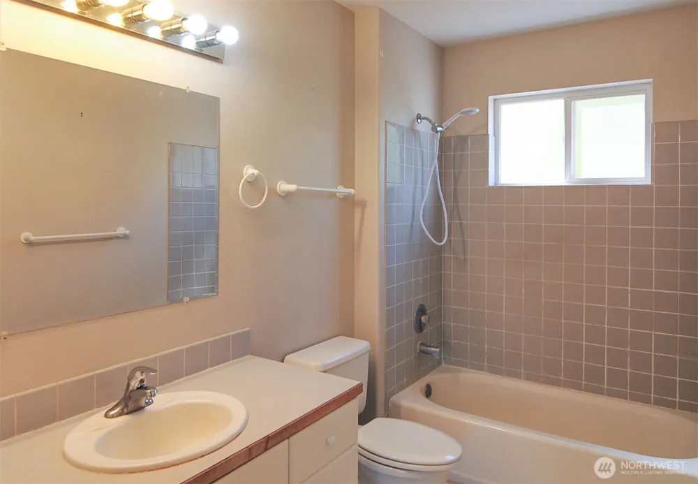 2961 Riviera Boulevard Malaga, WA 98828