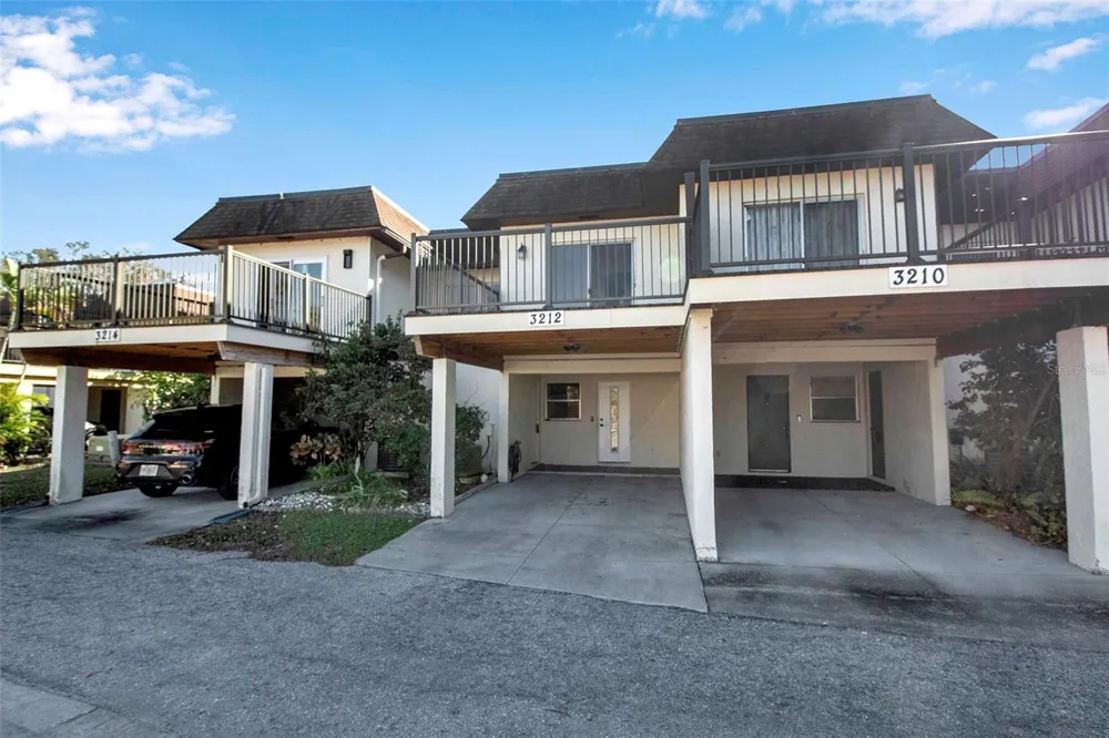 3212 RAMBLEWOOD DRIVE #3212 Sarasota, FL 34237