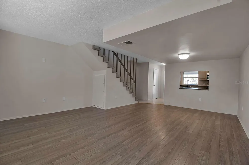 3212 RAMBLEWOOD DRIVE #3212 Sarasota, FL 34237