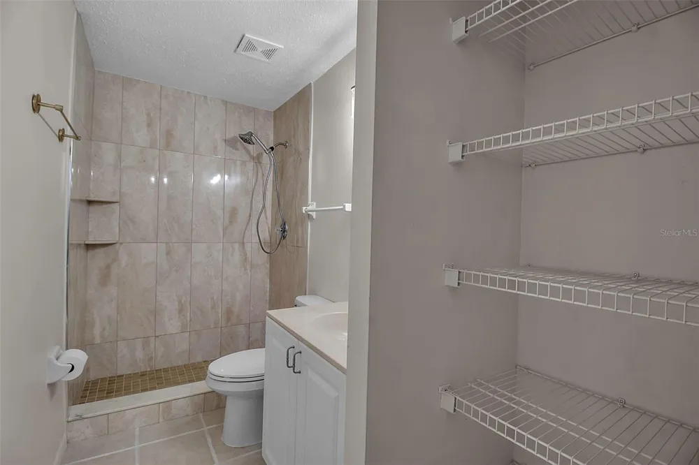 3212 RAMBLEWOOD DRIVE #3212 Sarasota, FL 34237