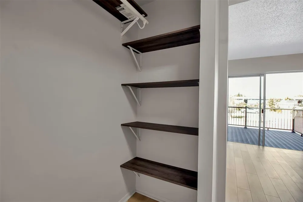 3212 RAMBLEWOOD DRIVE #3212 Sarasota, FL 34237