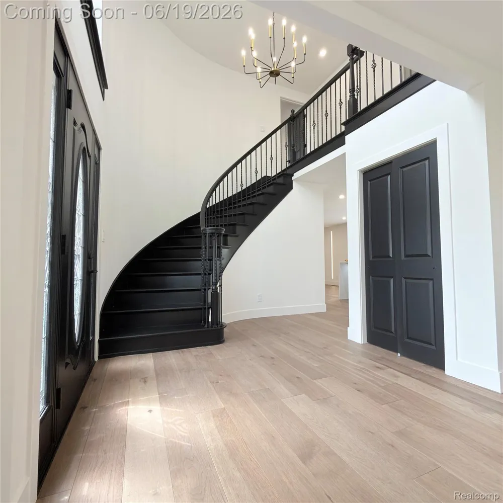 7275 Old Coach Trail Washington Township, MI 48094