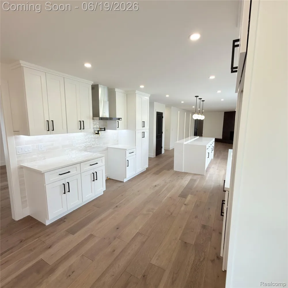 7275 Old Coach Trail Washington Township, MI 48094