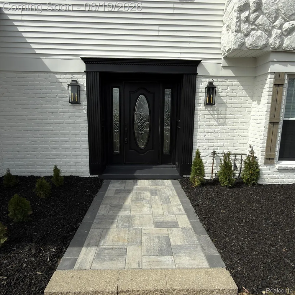 7275 Old Coach Trail Washington Township, MI 48094