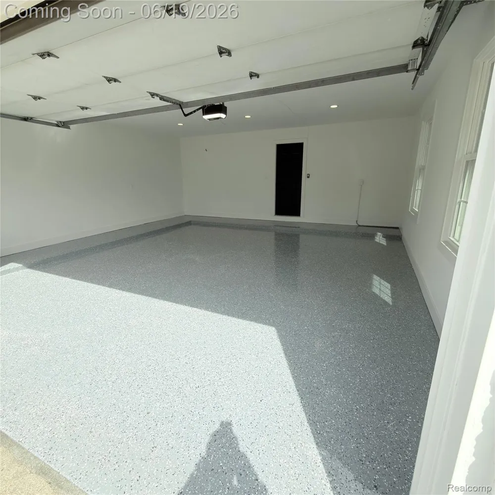 7275 Old Coach Trail Washington Township, MI 48094