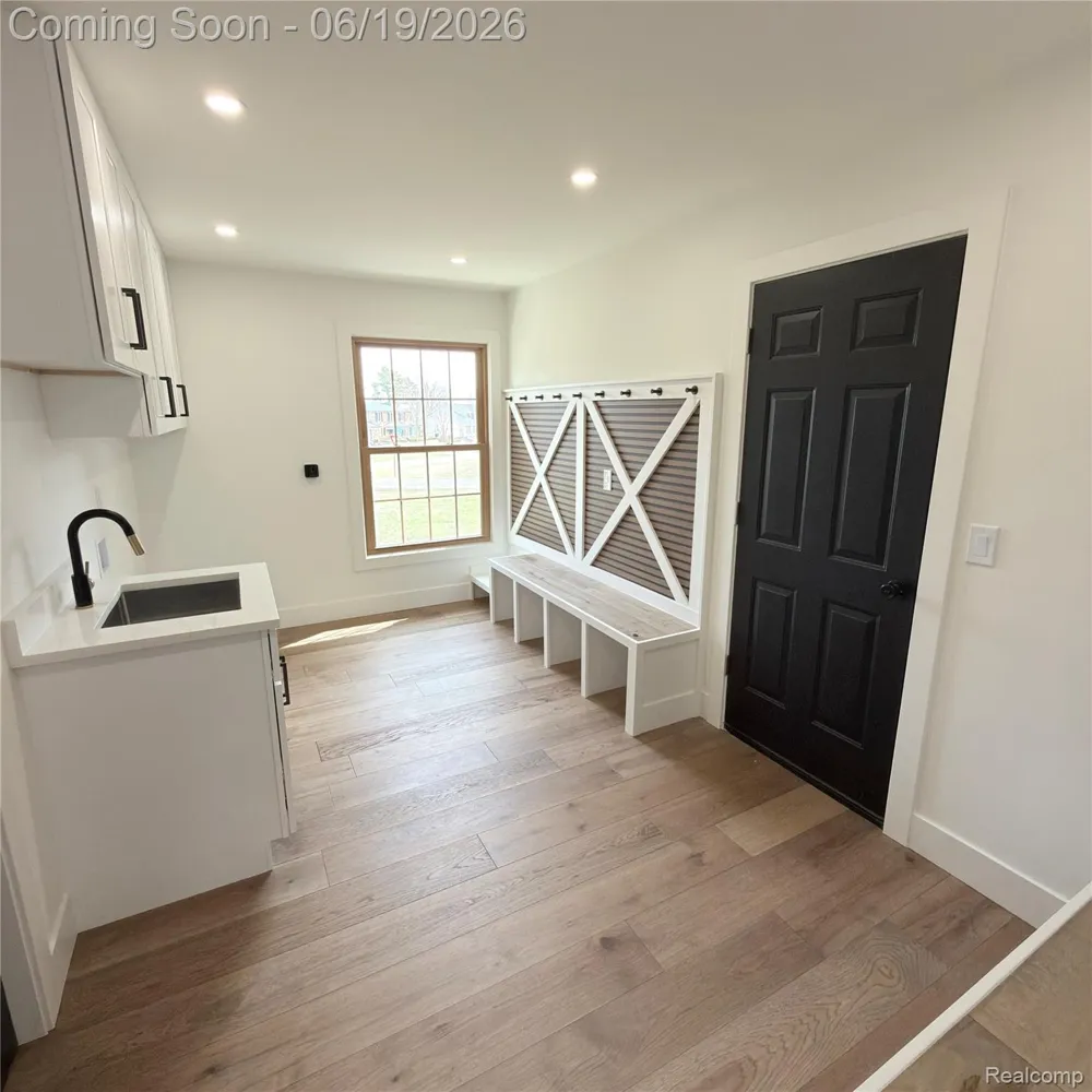 7275 Old Coach Trail Washington Township, MI 48094