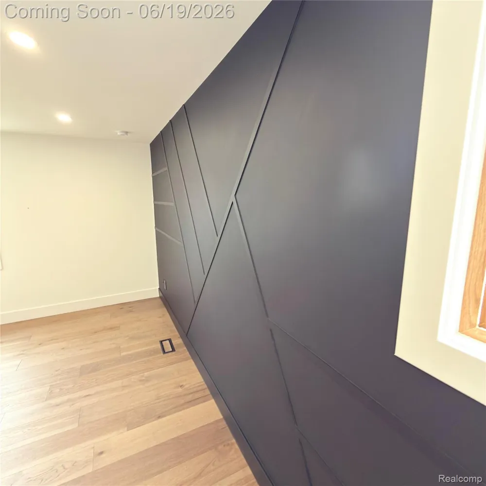 7275 Old Coach Trail Washington Township, MI 48094