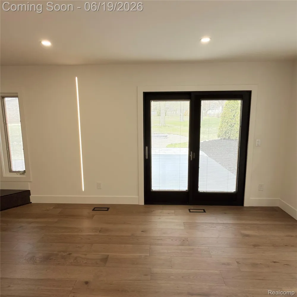7275 Old Coach Trail Washington Township, MI 48094