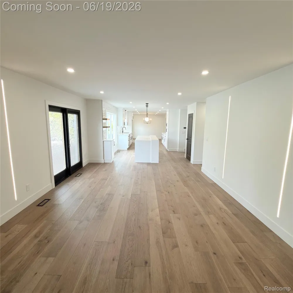 7275 Old Coach Trail Washington Township, MI 48094